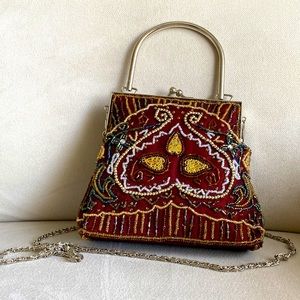 Bag beautiful beaded clutch